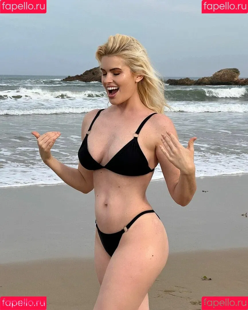 Adriana Abenia Onlyfans Photo Gallery 
