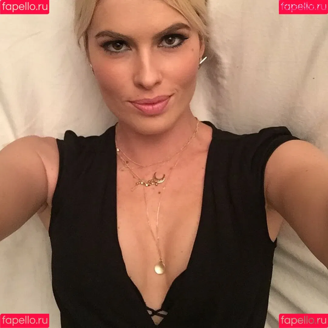 Adriana Abenia Onlyfans Photo Gallery 