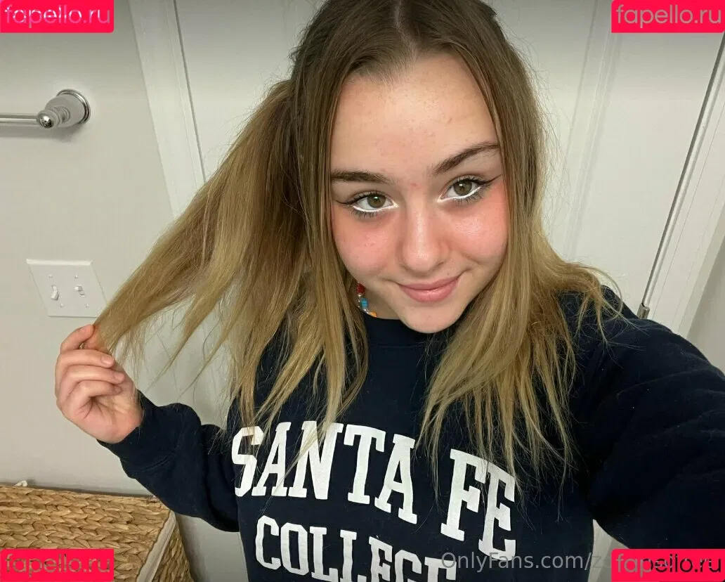 zoeyusofree Onlyfans Photo Gallery 