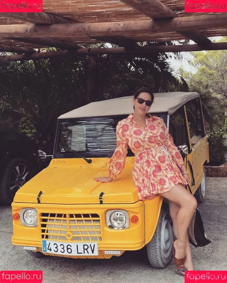 Kelly Brook Onlyfans Photo Gallery 