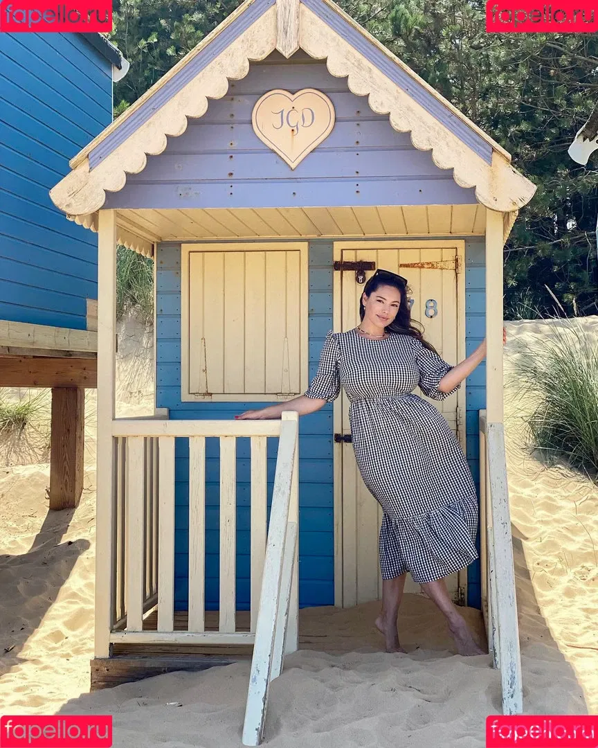 Kelly Brook Onlyfans Photo Gallery 