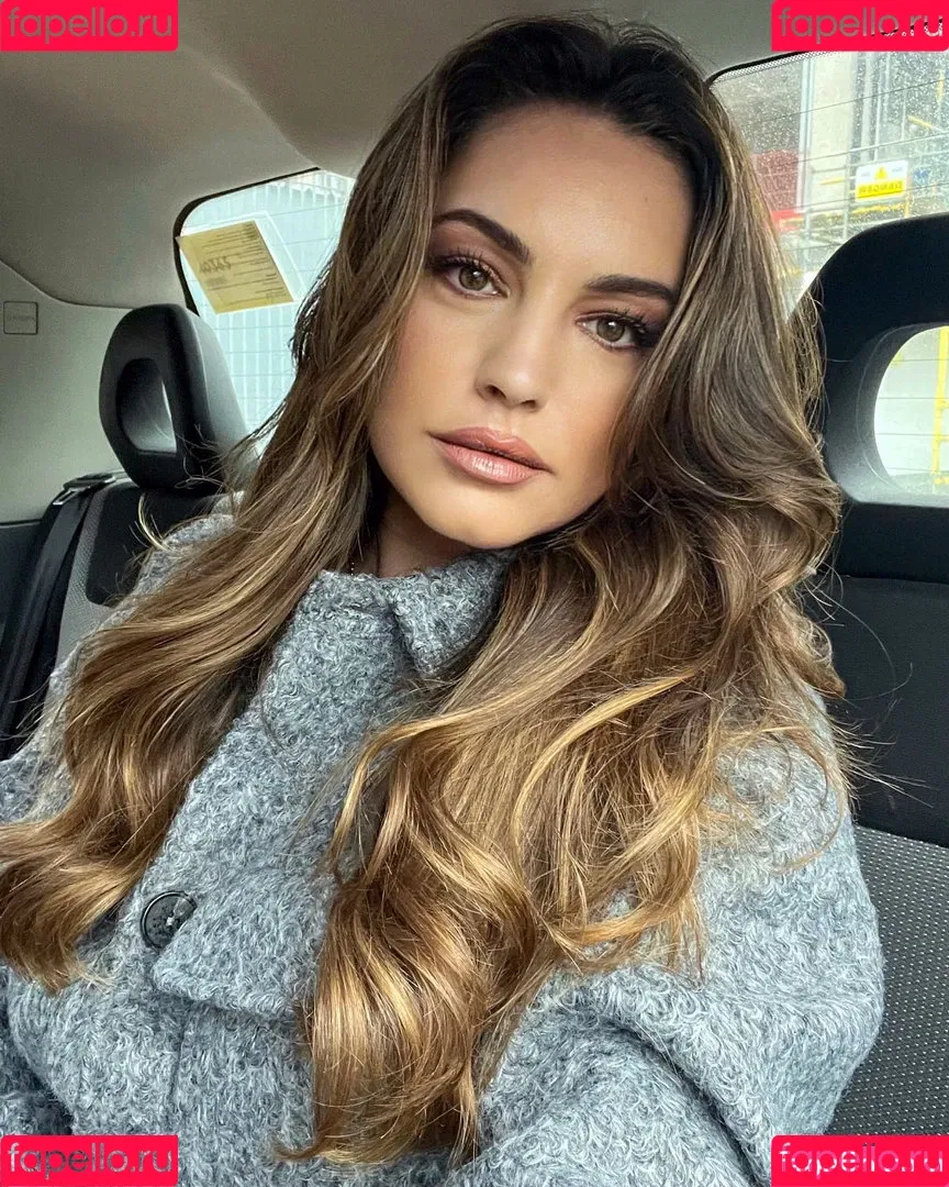 Kelly Brook Onlyfans Photo Gallery 