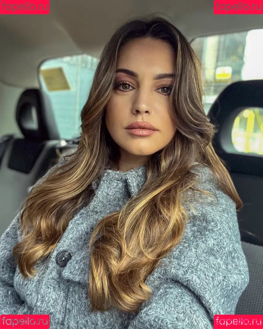 Kelly Brook Onlyfans Photo Gallery 