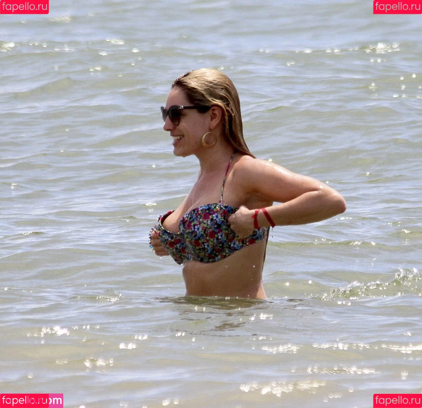 Kelly Brook Onlyfans Photo Gallery 