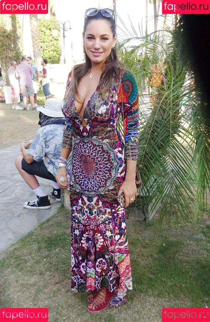 Kelly Brook Onlyfans Photo Gallery 