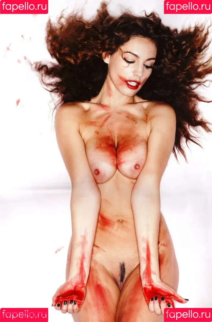 Kelly Brook Onlyfans Photo Gallery 