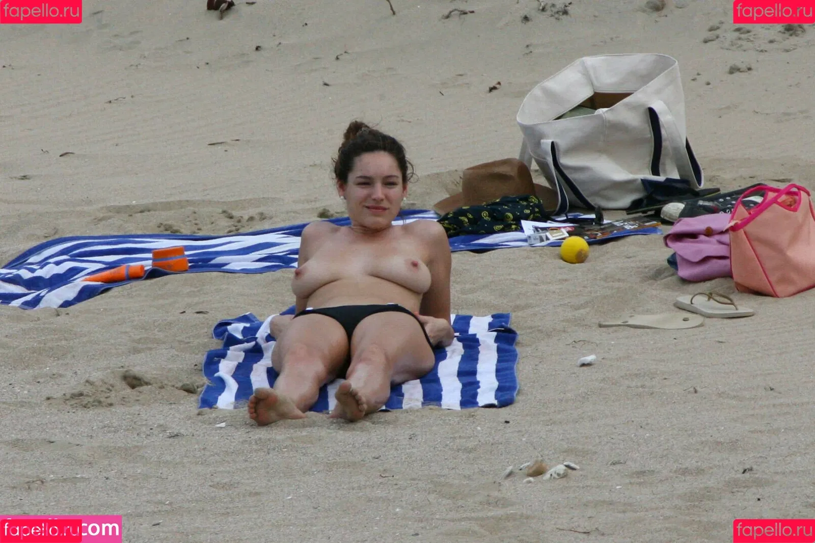 Kelly Brook Onlyfans Photo Gallery 