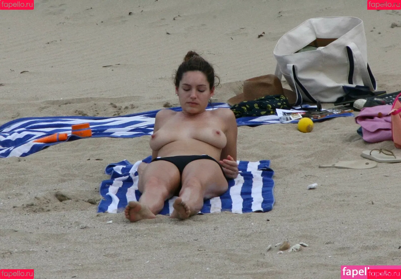 Kelly Brook Onlyfans Photo Gallery 
