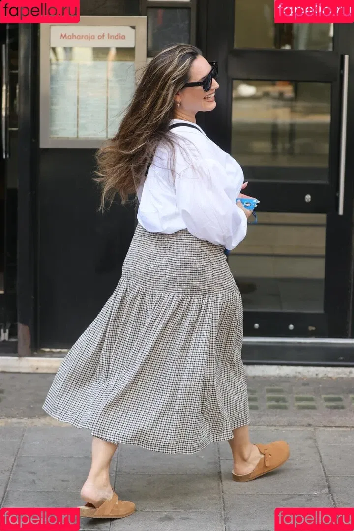 Kelly Brook Onlyfans Photo Gallery 