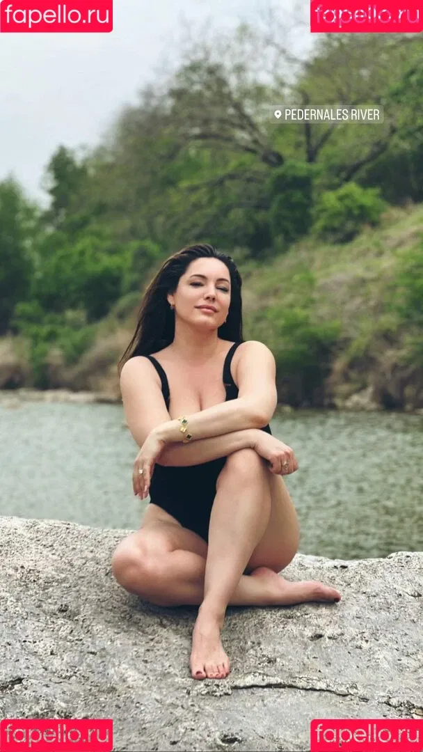 Kelly Brook Onlyfans Photo Gallery 