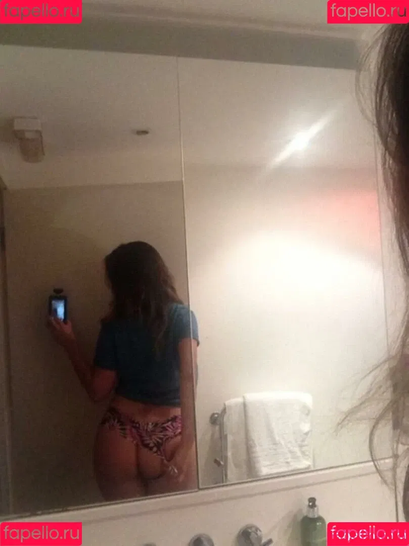 Kelly Brook Onlyfans Photo Gallery 