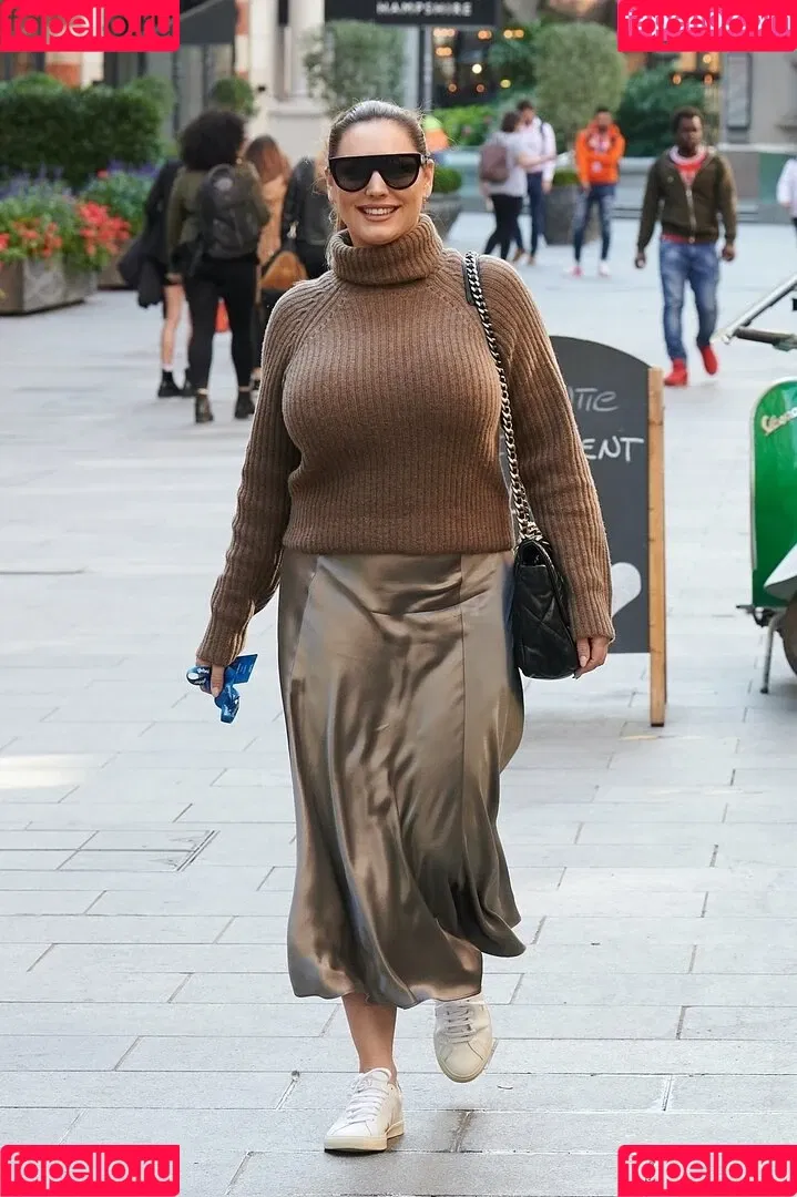 Kelly Brook Onlyfans Photo Gallery 