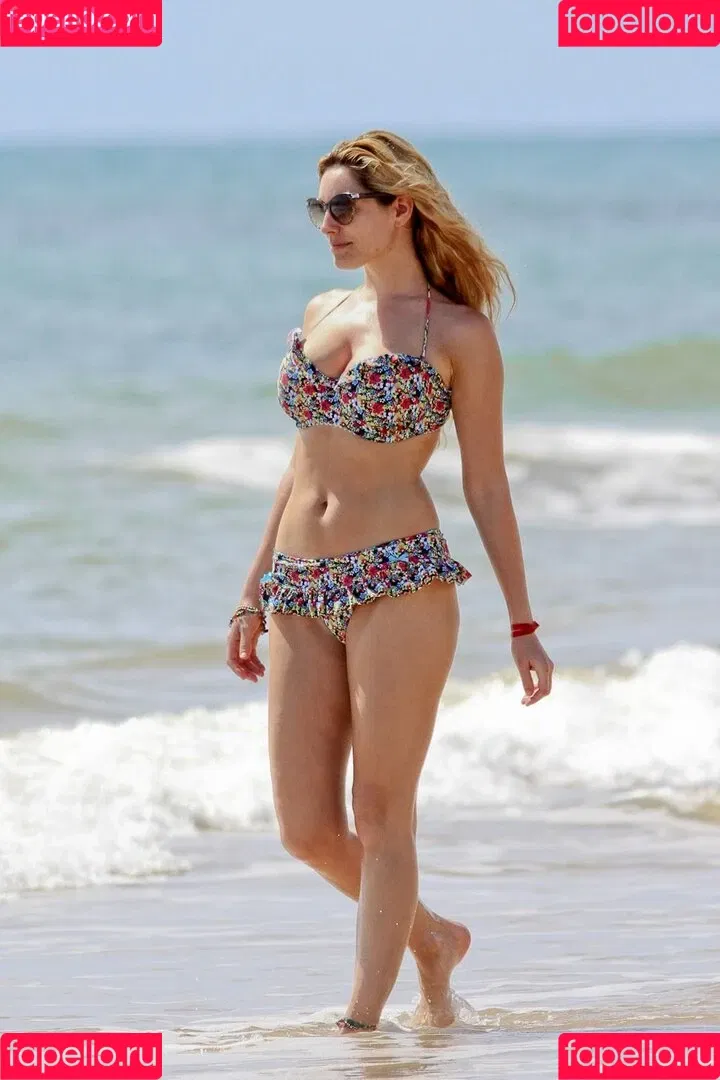 Kelly Brook Onlyfans Photo Gallery 