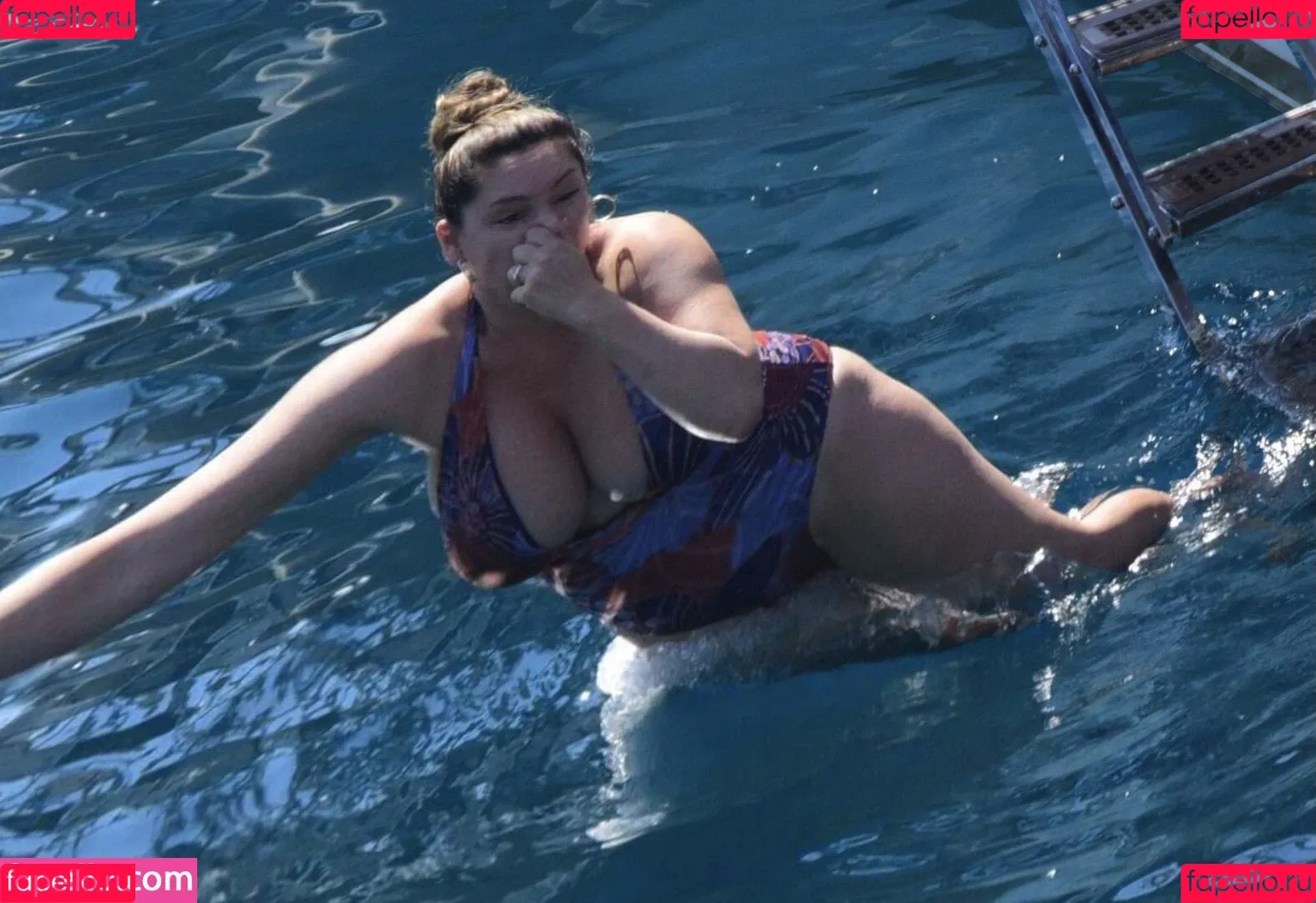 Kelly Brook Onlyfans Photo Gallery 