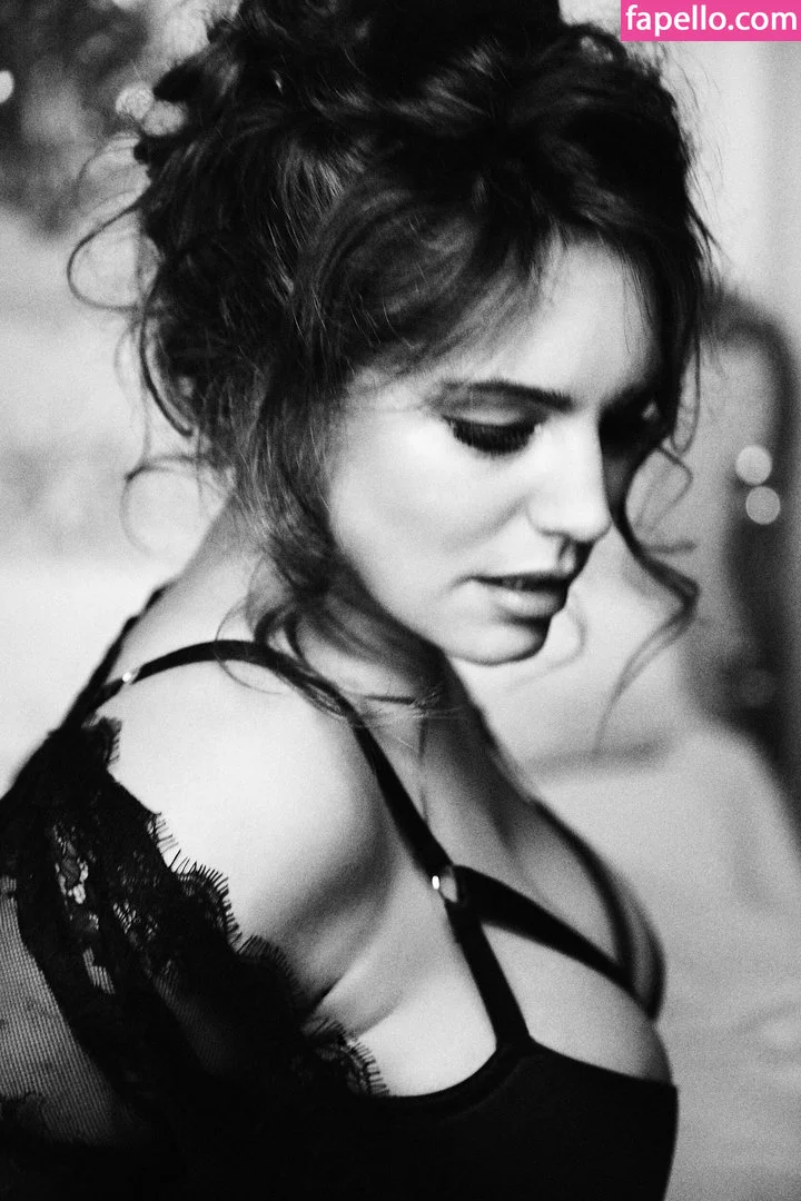 Kelly Brook Onlyfans Photo Gallery 