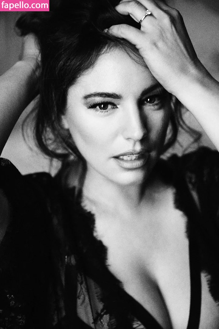Kelly Brook Onlyfans Photo Gallery 
