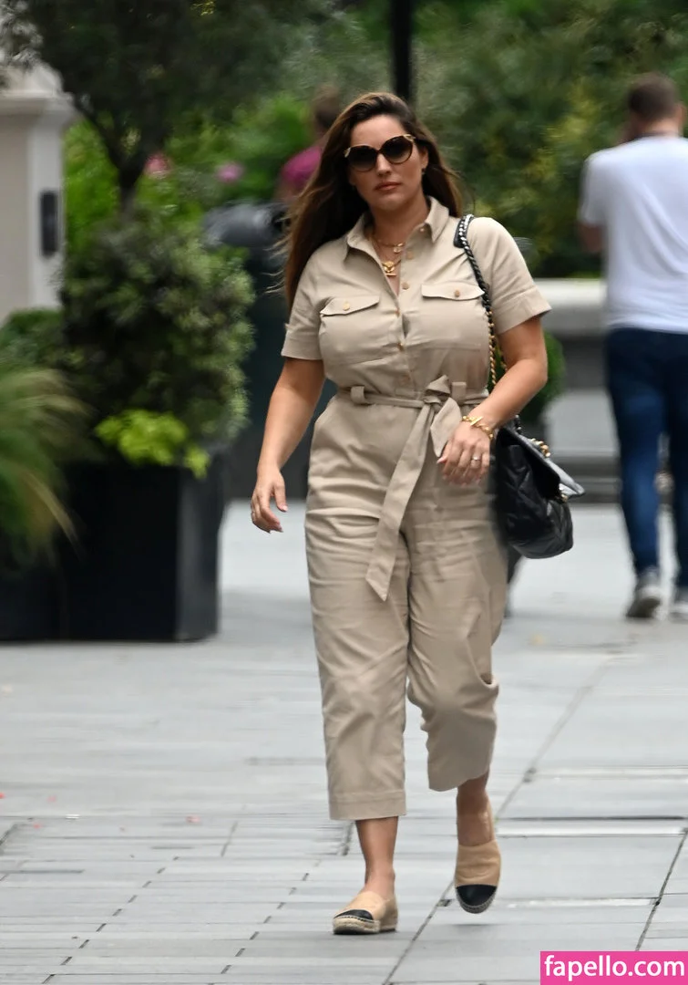 Kelly Brook Onlyfans Photo Gallery 