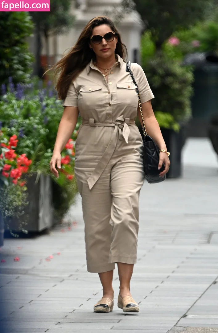 Kelly Brook Onlyfans Photo Gallery 