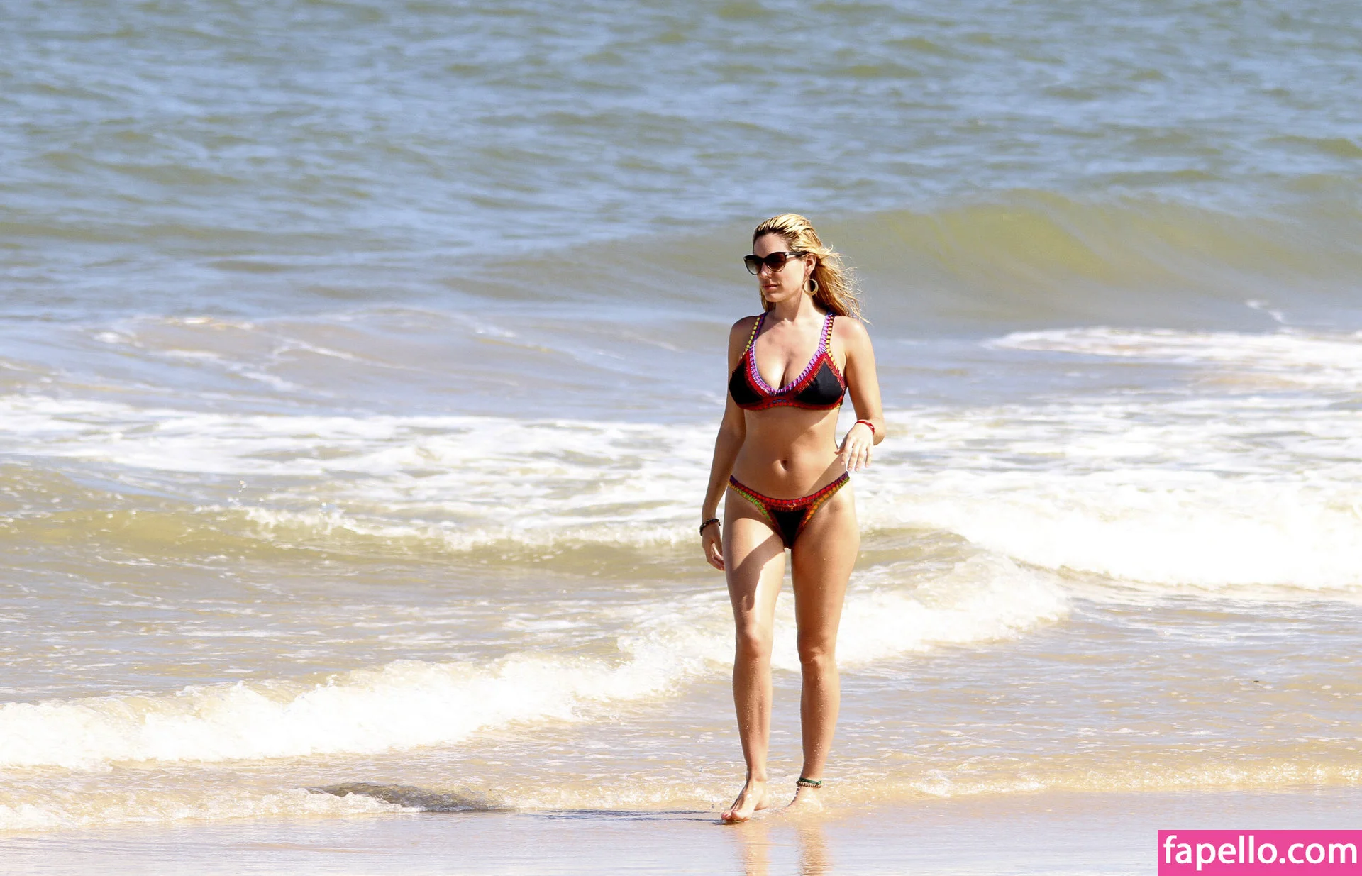 Kelly Brook Onlyfans Photo Gallery 