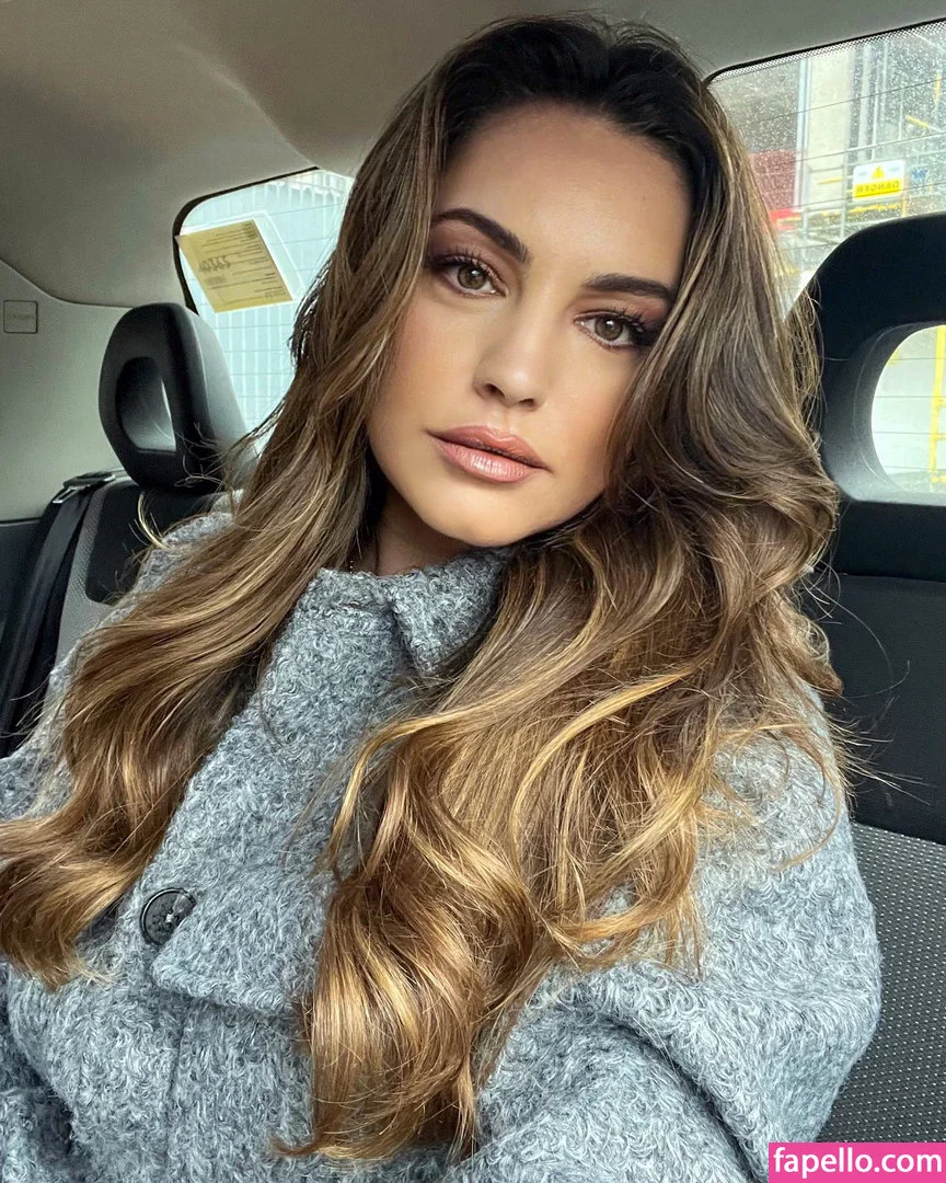 Kelly Brook Onlyfans Photo Gallery 