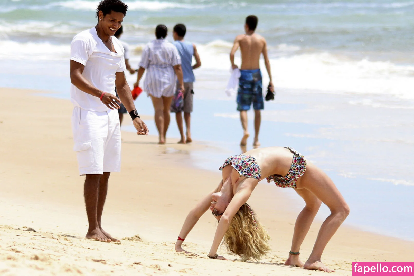 Kelly Brook Onlyfans Photo Gallery 