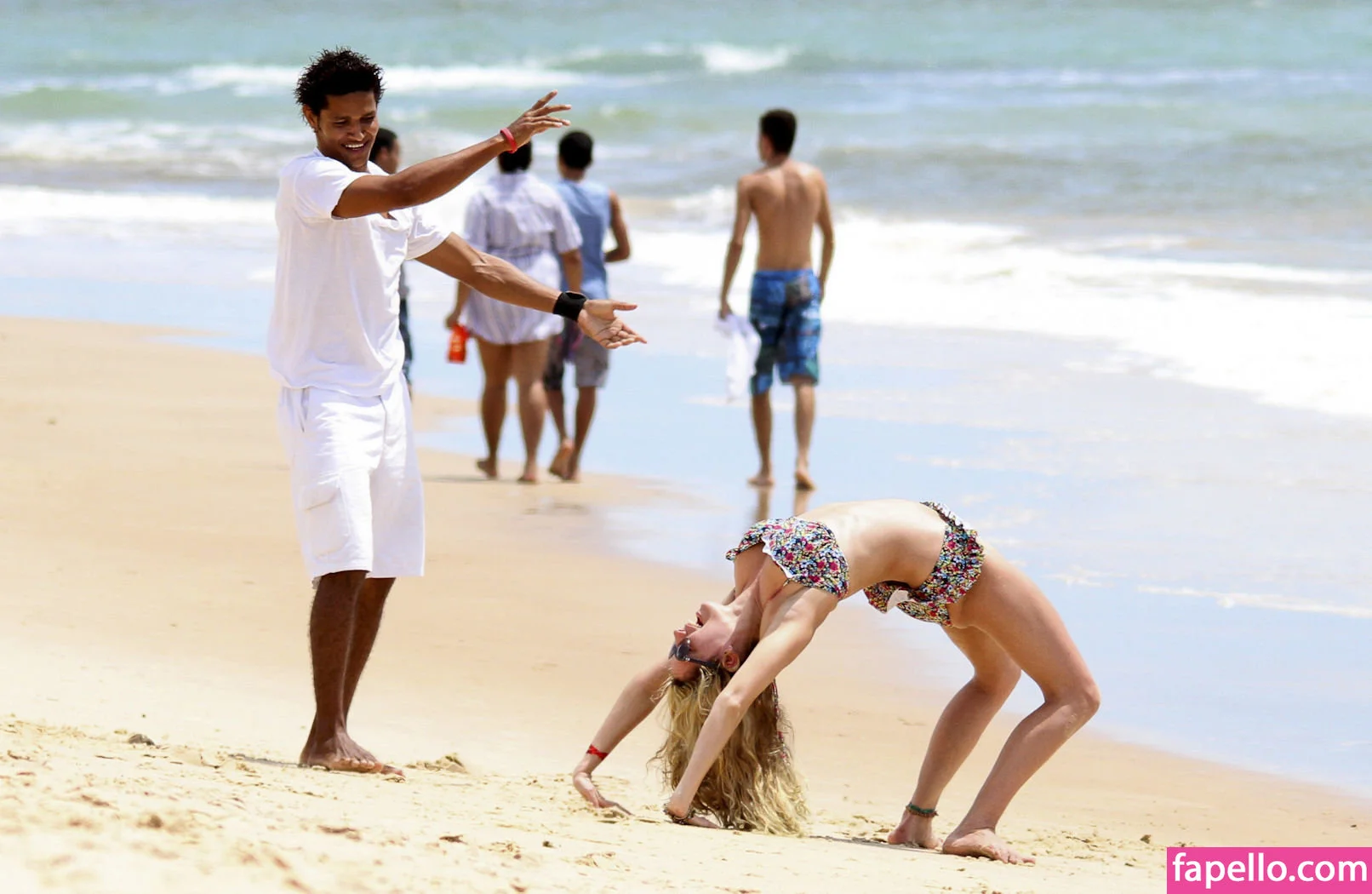 Kelly Brook Onlyfans Photo Gallery 