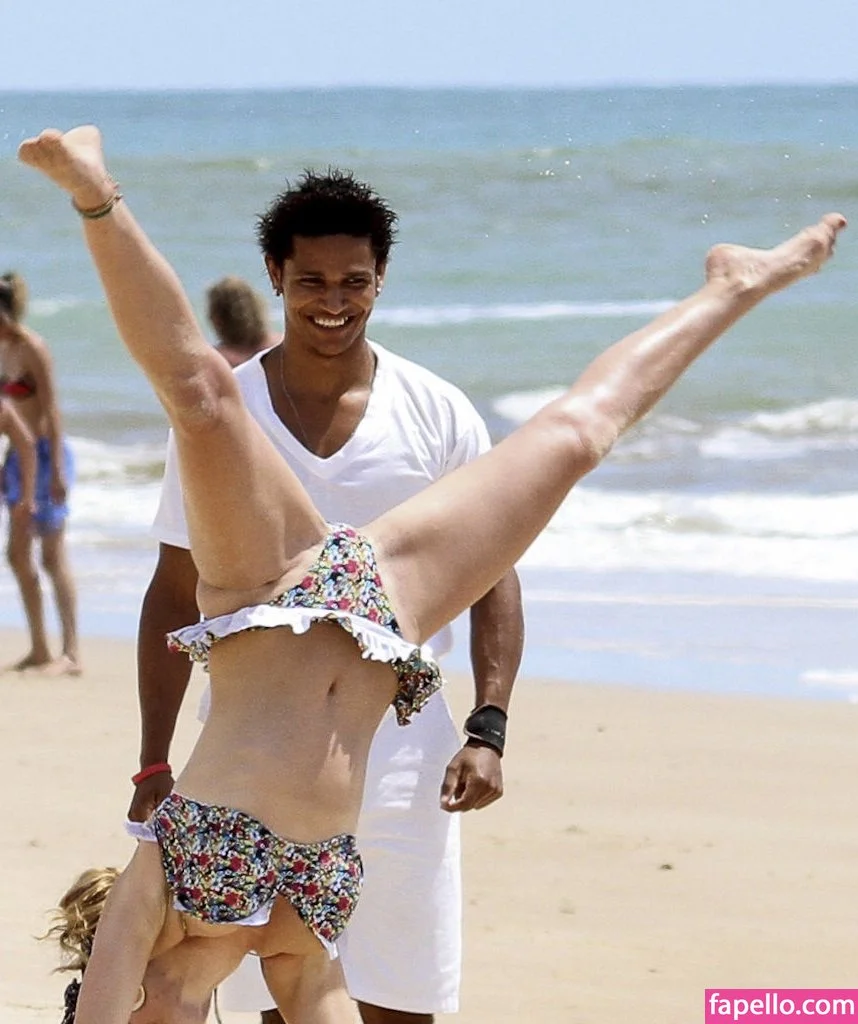 Kelly Brook Onlyfans Photo Gallery 