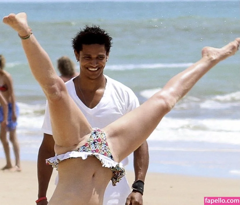 Kelly Brook Onlyfans Photo Gallery 