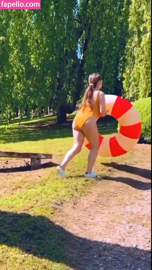 Kelly Brook Onlyfans Photo Gallery 