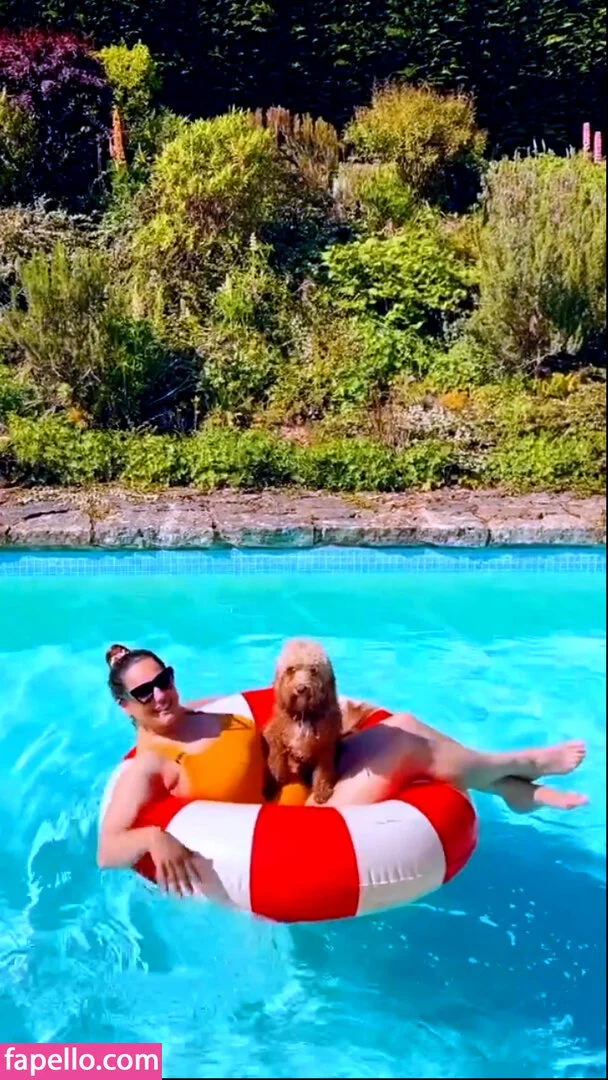 Kelly Brook Onlyfans Photo Gallery 