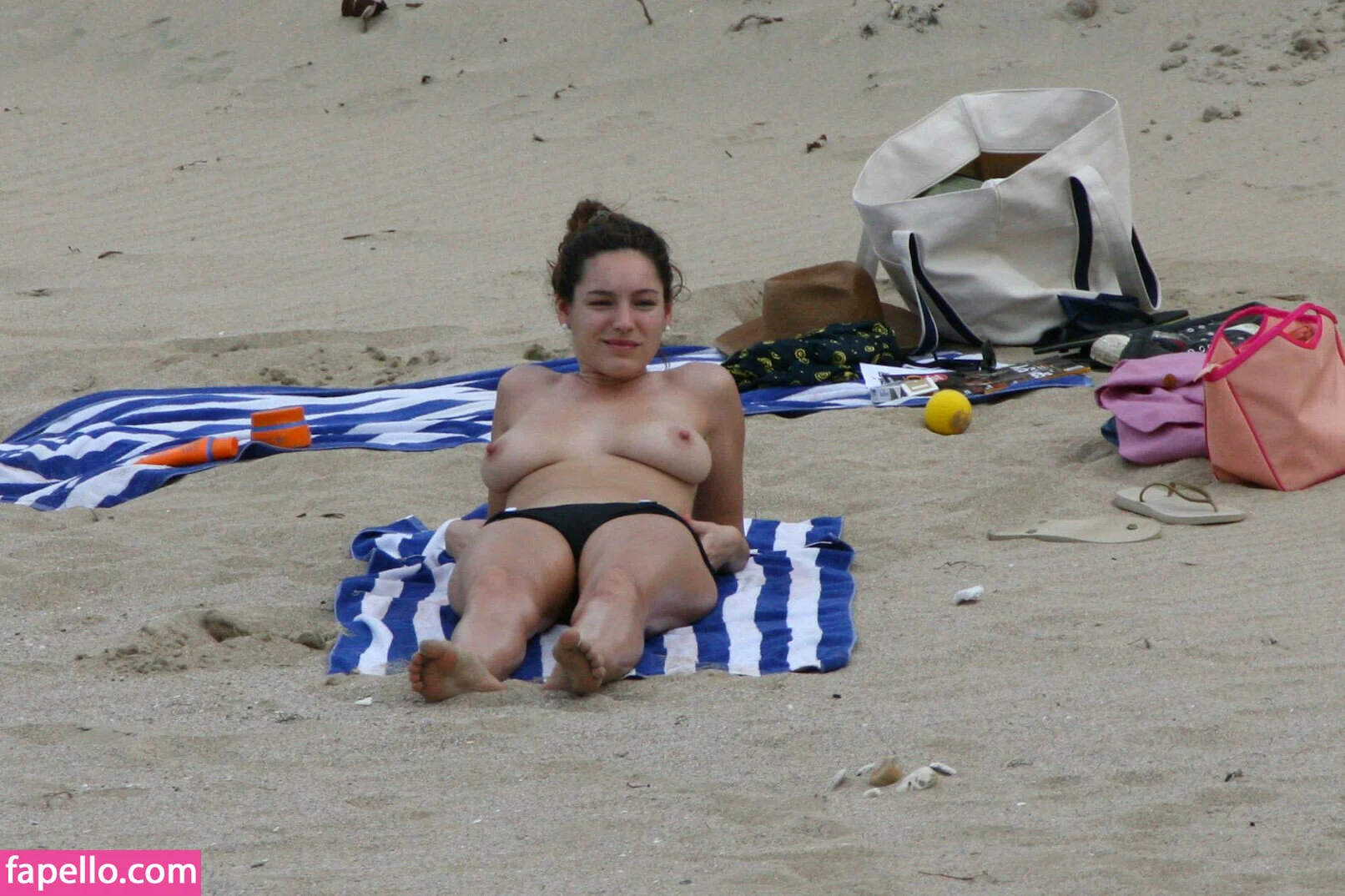 Kelly Brook Onlyfans Photo Gallery 