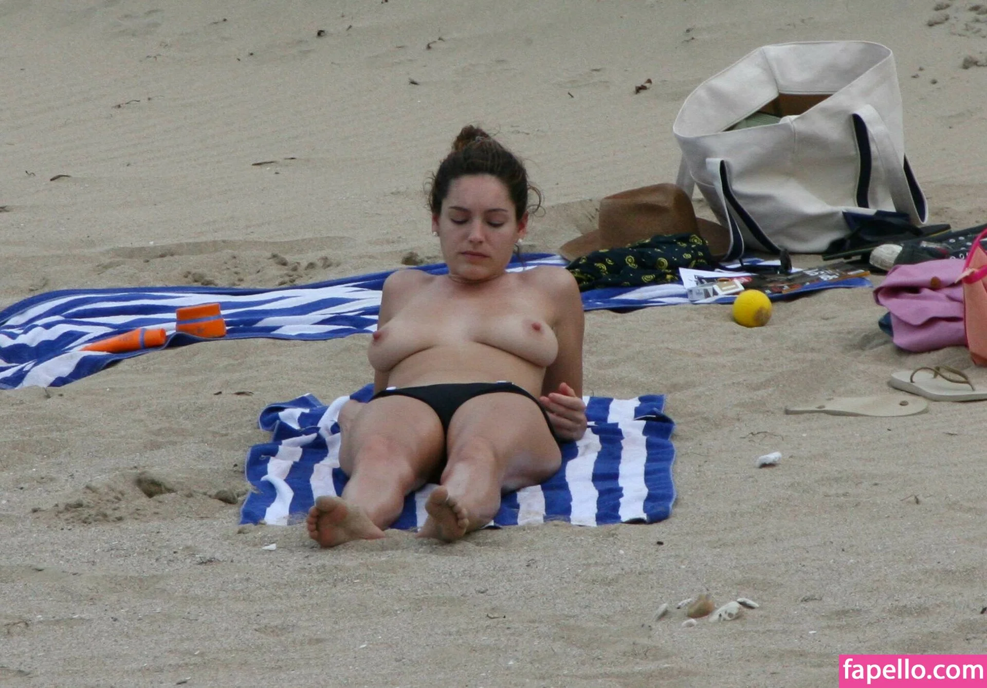 Kelly Brook Onlyfans Photo Gallery 