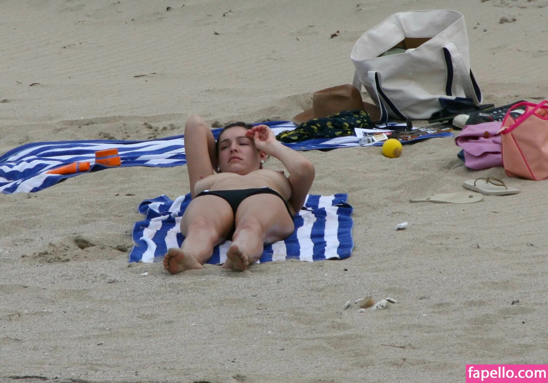 Kelly Brook Onlyfans Photo Gallery 