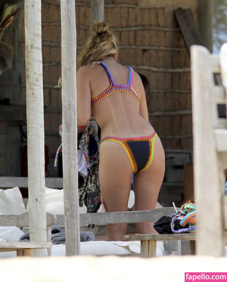 Kelly Brook Onlyfans Photo Gallery 