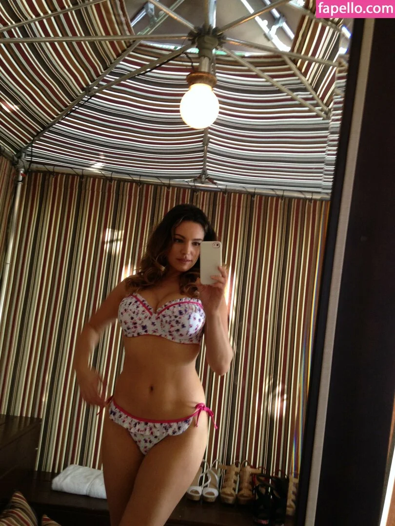 Kelly Brook Onlyfans Photo Gallery 