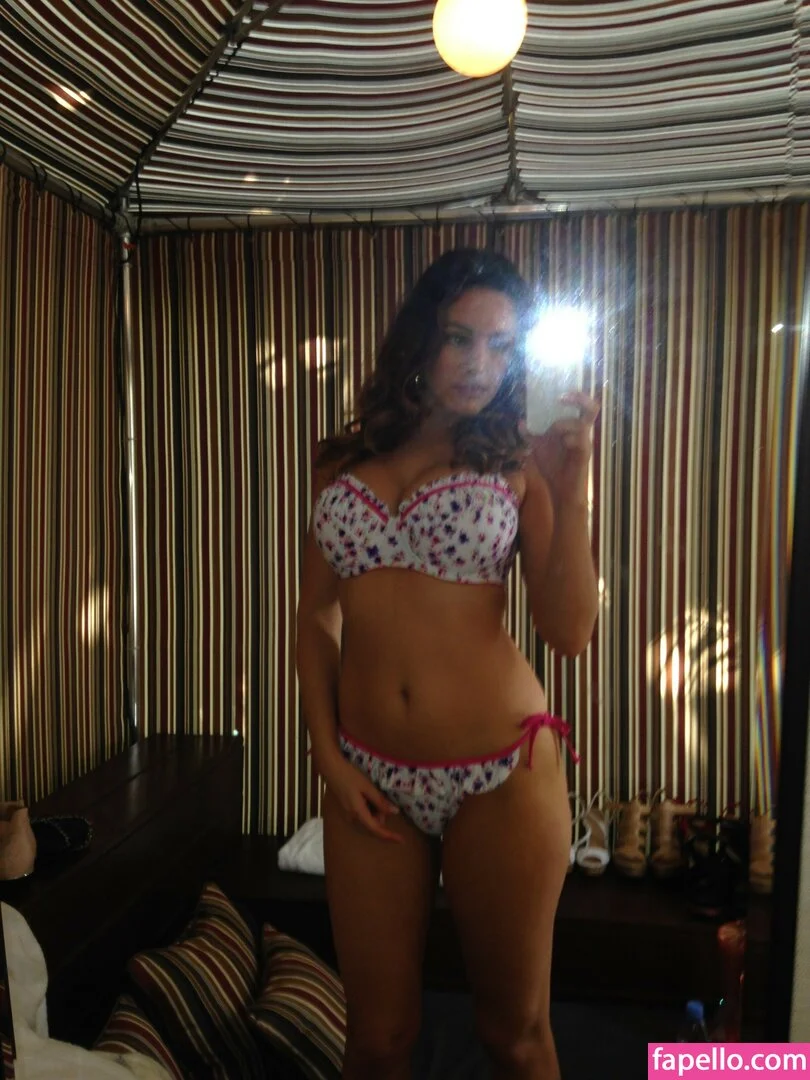 Kelly Brook Onlyfans Photo Gallery 