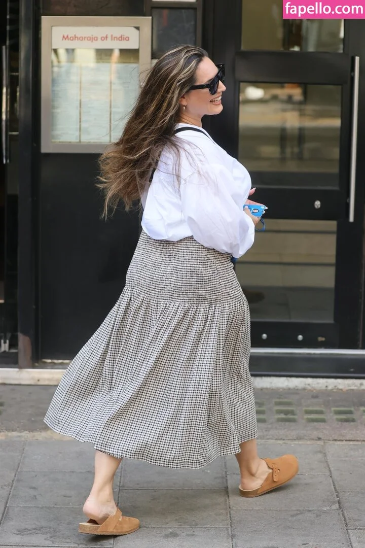 Kelly Brook Onlyfans Photo Gallery 