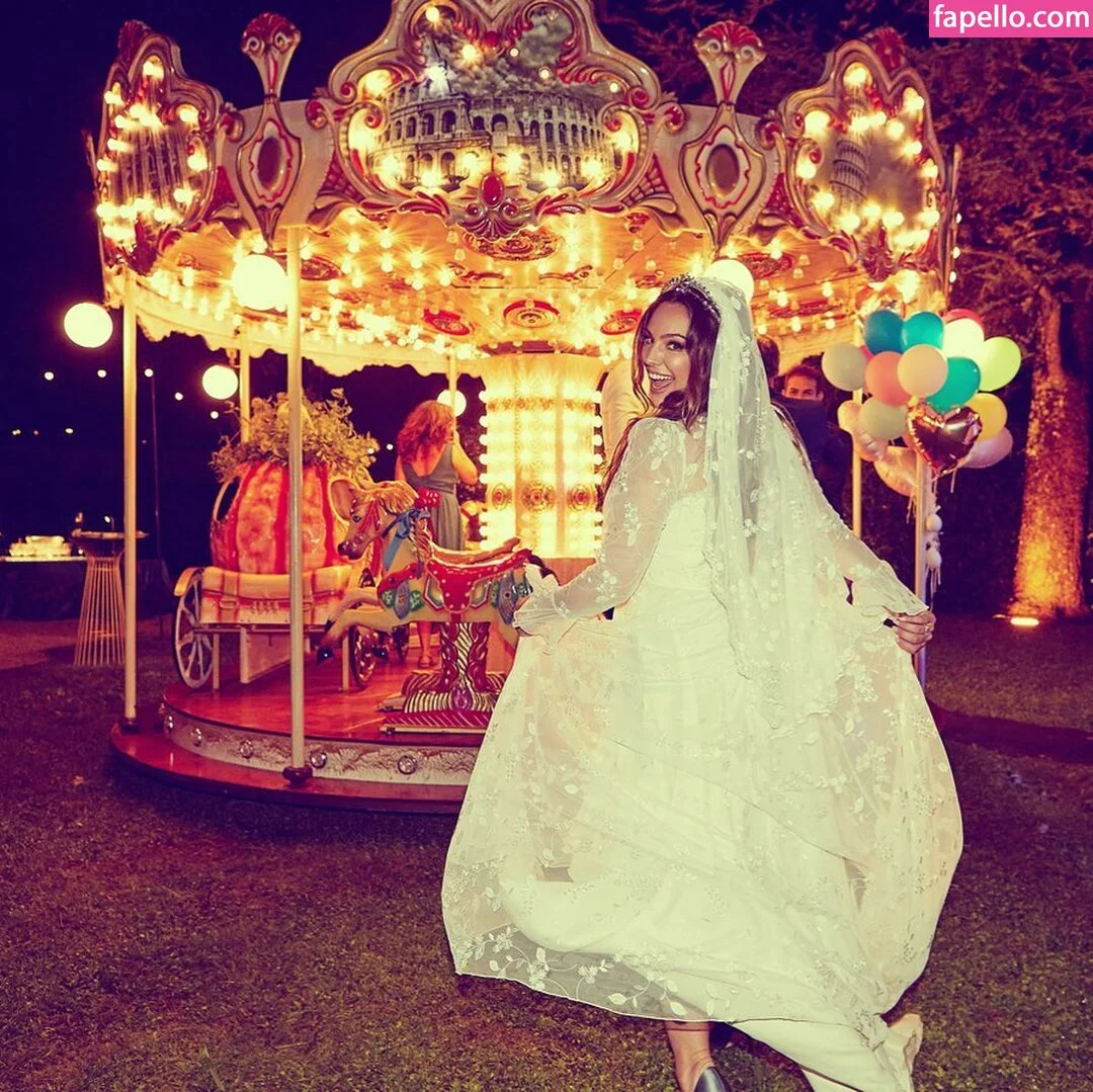 Kelly Brook Onlyfans Photo Gallery 