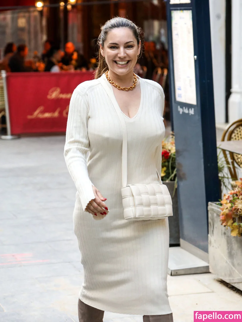 Kelly Brook Onlyfans Photo Gallery 