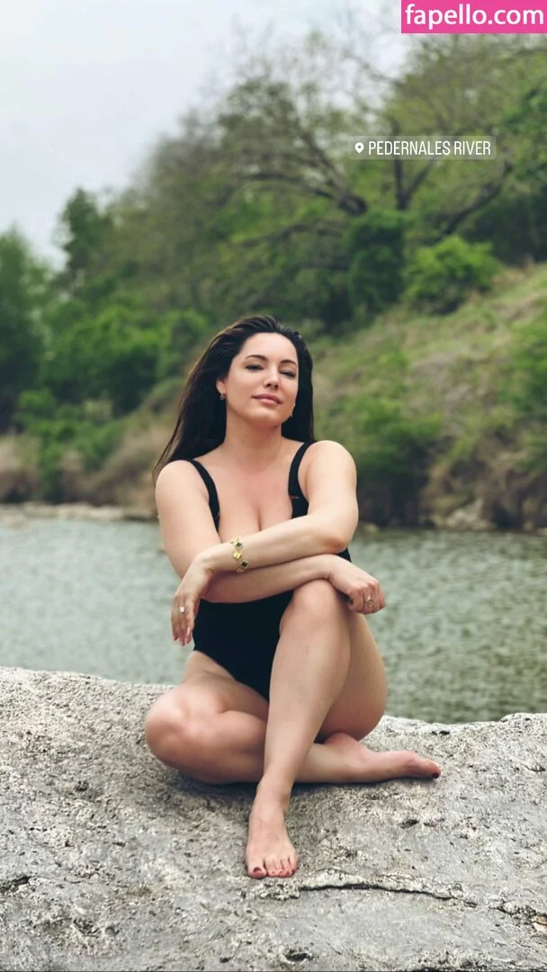 Kelly Brook Onlyfans Photo Gallery 