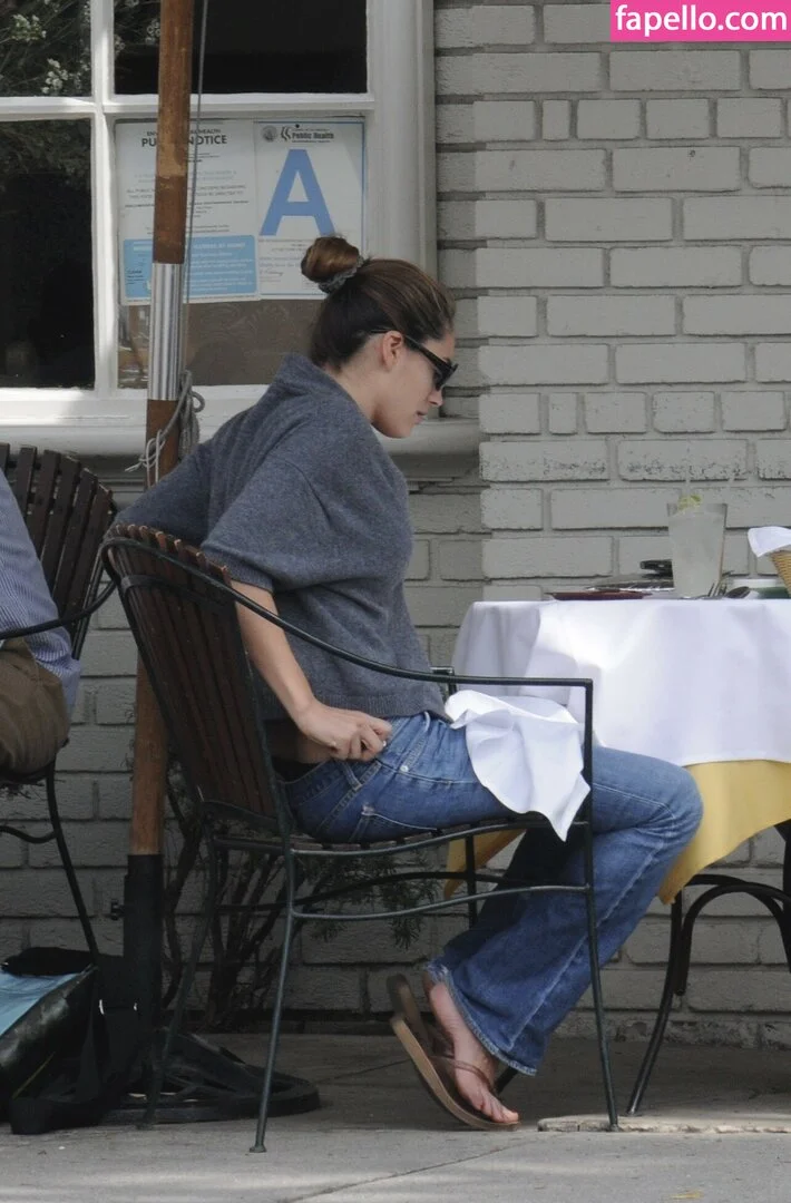 Kelly Brook Onlyfans Photo Gallery 