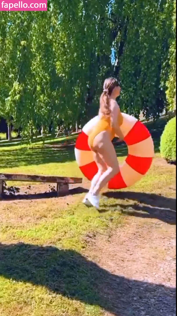 Kelly Brook Onlyfans Photo Gallery 