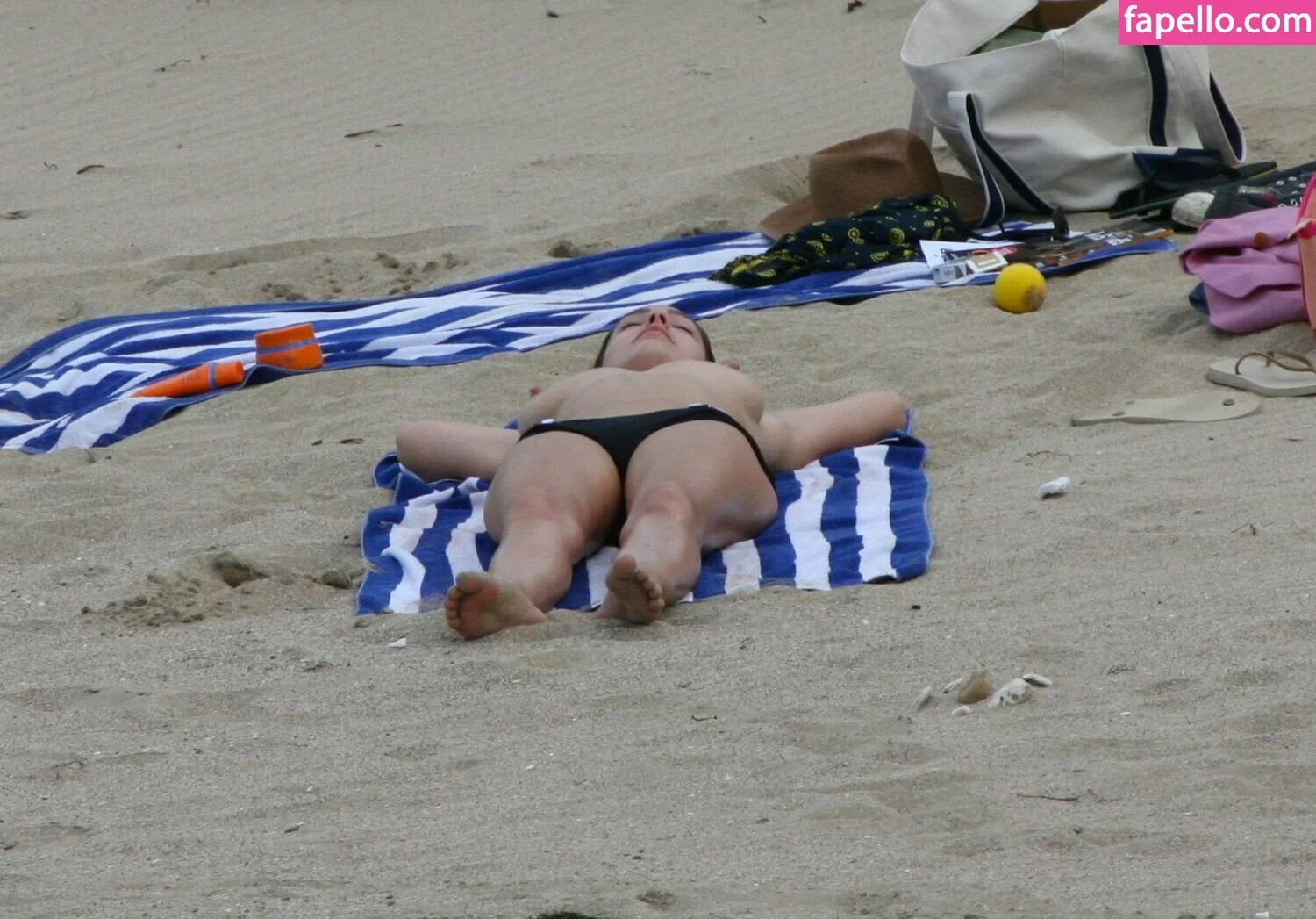 Kelly Brook Onlyfans Photo Gallery 