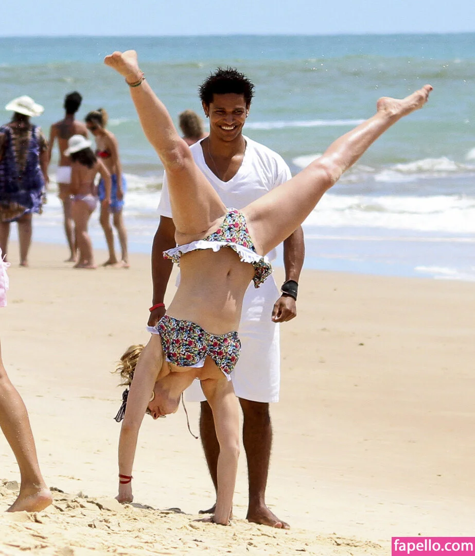 Kelly Brook Onlyfans Photo Gallery 