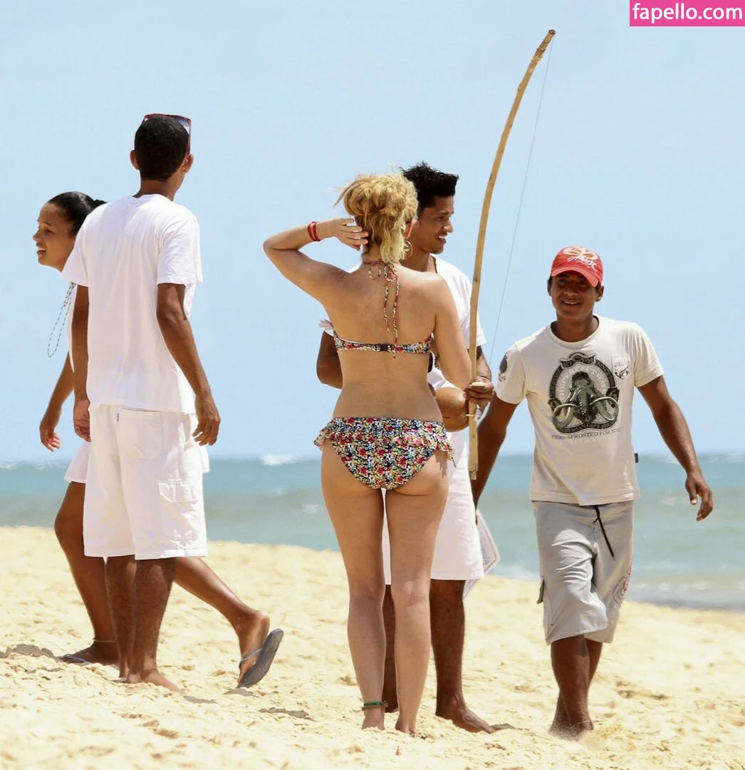 Kelly Brook Onlyfans Photo Gallery 