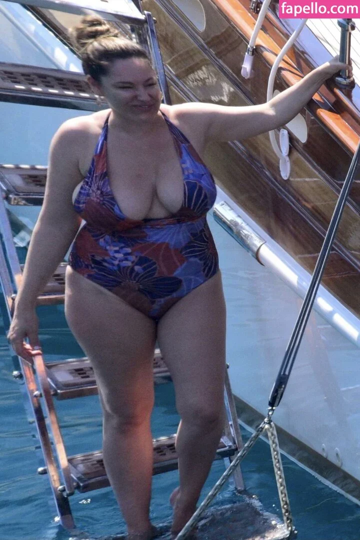 Kelly Brook Onlyfans Photo Gallery 