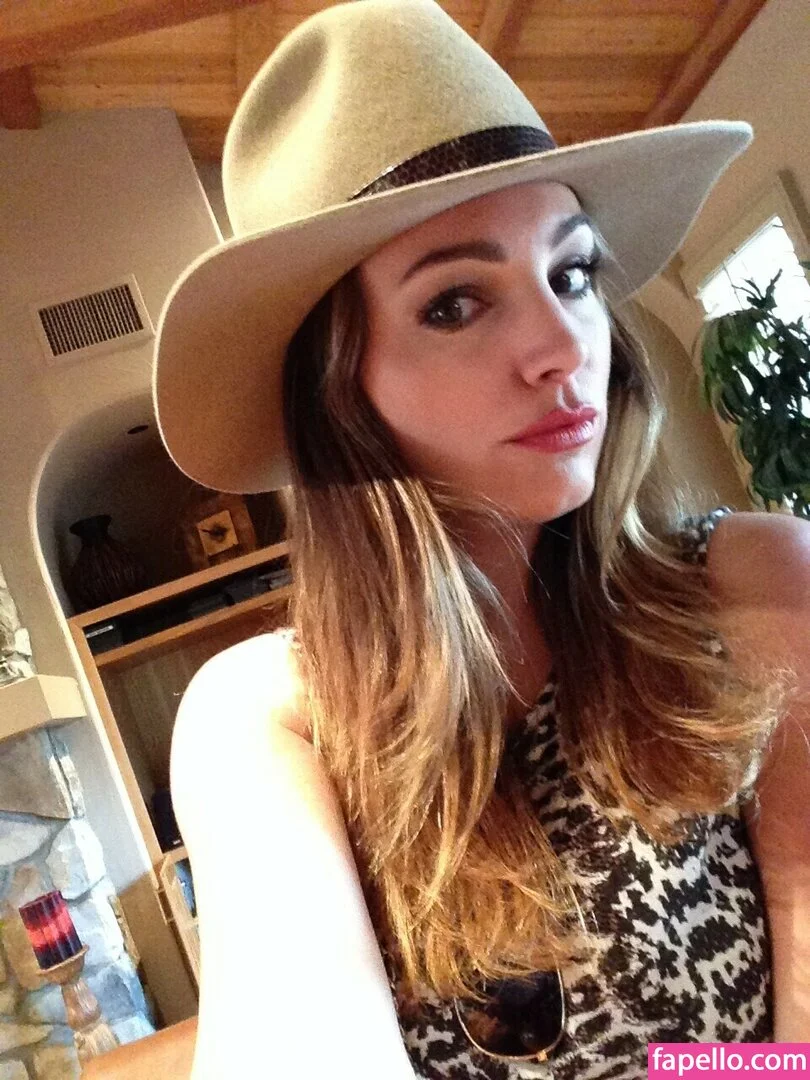 Kelly Brook Onlyfans Photo Gallery 