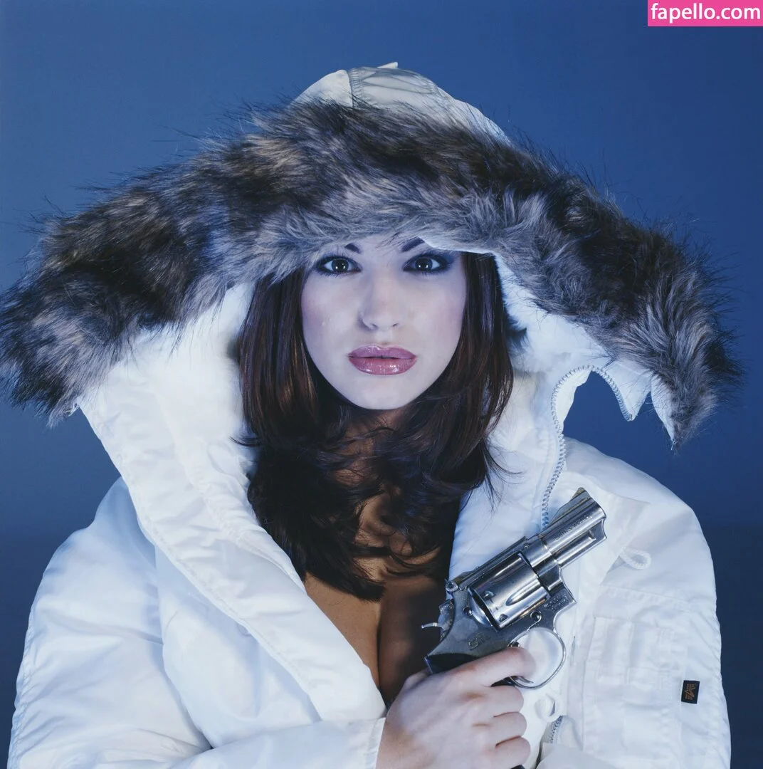 Kelly Brook Onlyfans Photo Gallery 