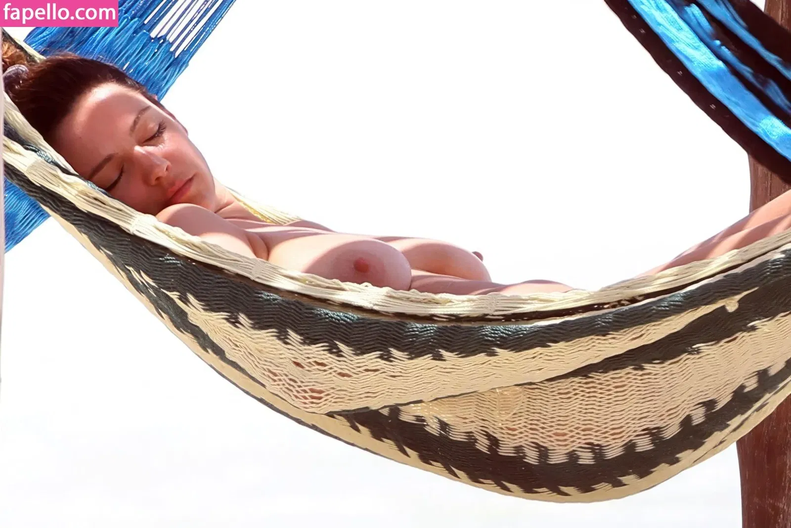 Kelly Brook Onlyfans Photo Gallery 