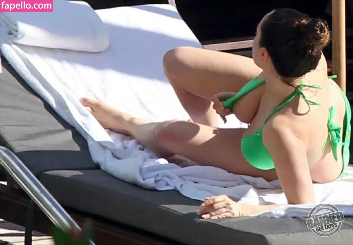 Kelly Brook Onlyfans Photo Gallery 